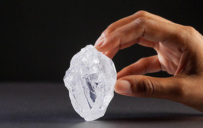 Самый большой алмаз в мире продадут по частям